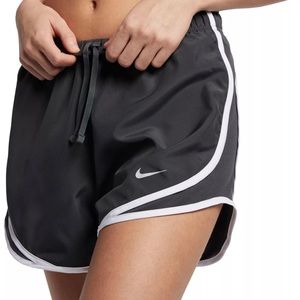 Womens Nike Tempo running shorts S